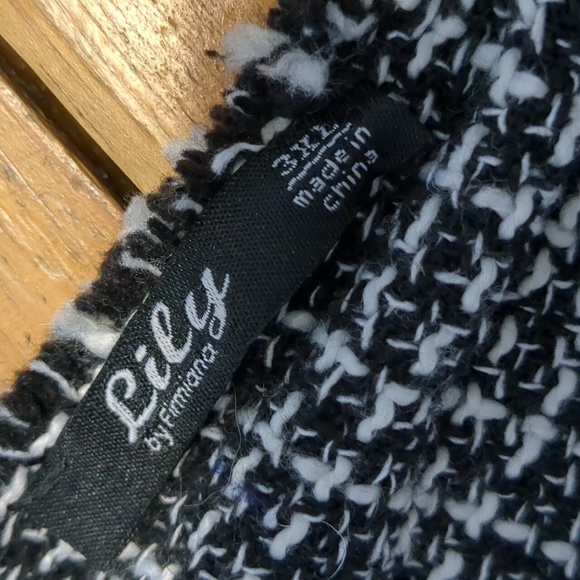 Beautiful checkered vest - Picture 3 of 3